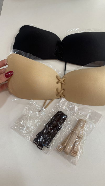 Corpiños straples mariposa con silicona y breteles desmontables 