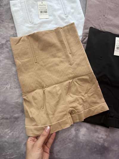 Short con efecto push up y con faja (con ballenitas,evita que se enrosque y se baje)