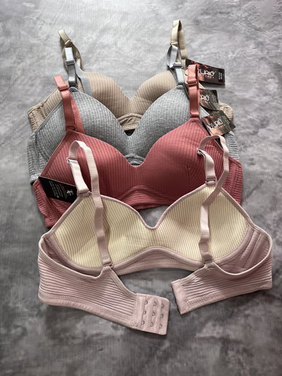 Corpiño con tazas (breteles regulables, con avíos plásticos, broches en la espalda)