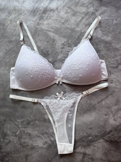 Conjunto CELI,de encaje y microtul, corpiño taza soft y less regulable 225