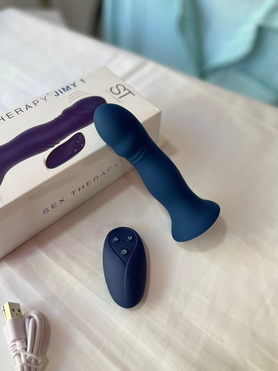 JIMY 1 vibrador anal con una leve curvatura&nbsp;&nbsp;texturada y con diseño de glande.