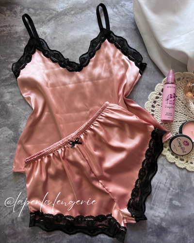 Pijama de satén (short y musculosa) 