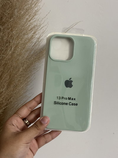 Silicone case verde claro 13 pro max