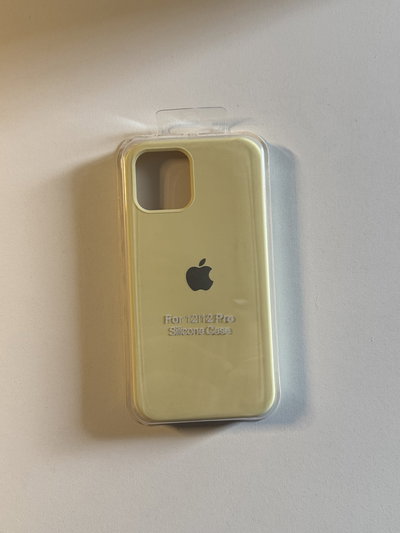 Silicone case amarillo 12/12 Pro