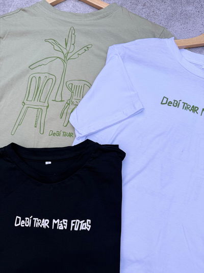 Remera DEBI TIRAR MAS FOTOS