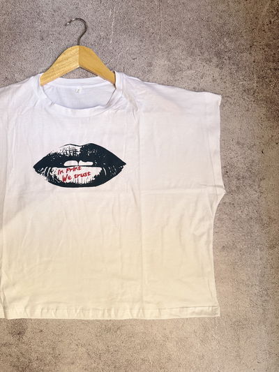 Remera IN PRINT WE TRUST