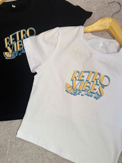Remera RETRO VIBES