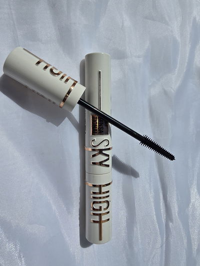 mascara skyhigh blanco