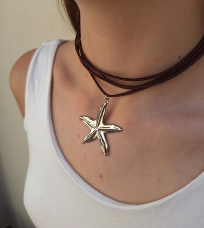 Choker mare marrón