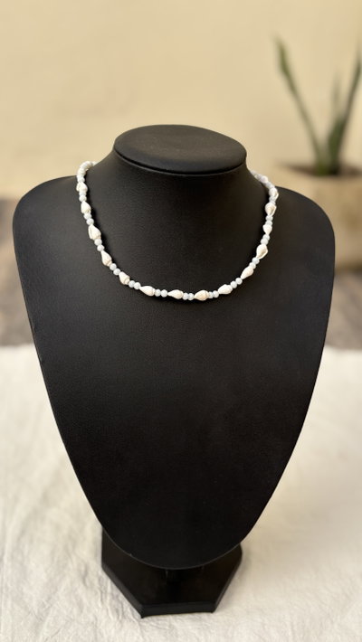 Collar alba