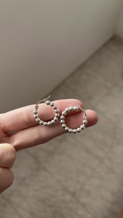 Argollas bolitas medianas 