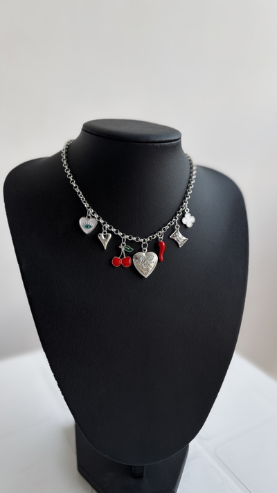 Collar Elara