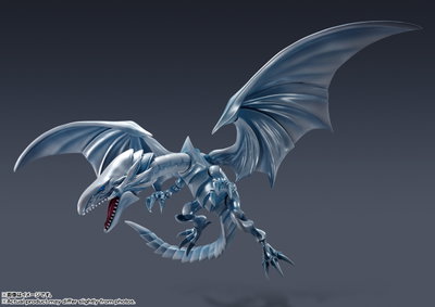 S.H.MonsterArts Dragón blanco de ojos azules