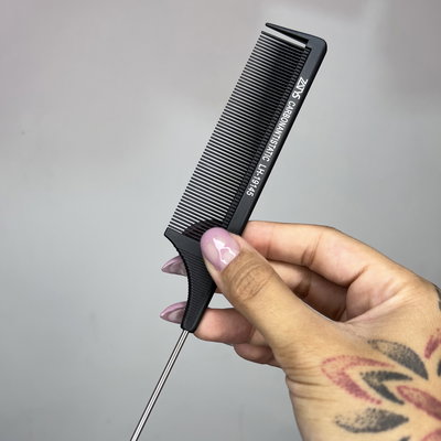 Peine de cola especial 