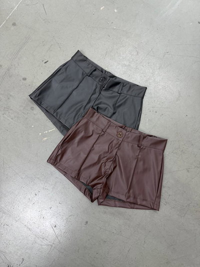 Short tiro bajo cuero 