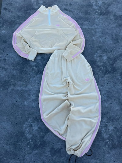 Conjunto adi Plush pastel 