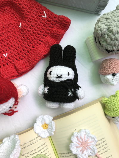 miffy con auriculares 