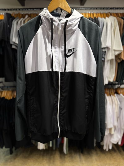 Campera Rompeviento NIKE