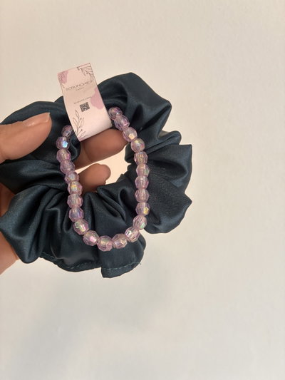 Scrunchie Satén + Pulsera Perlas