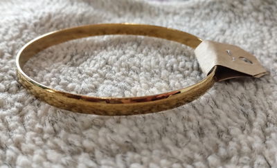 Brazalete dorado 
