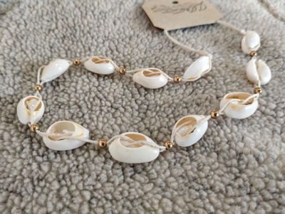 Collar caracol con perlas