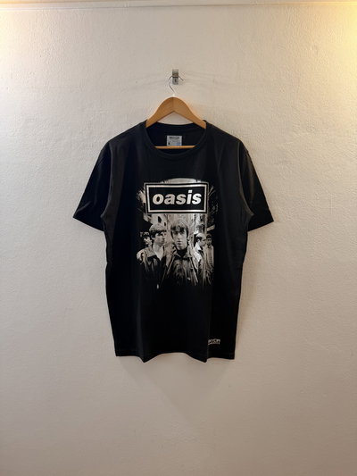 Remera negra algodón Oasis