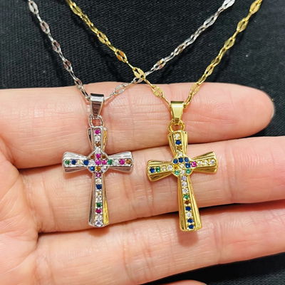 Collar Acero Cruz plateado y dorado