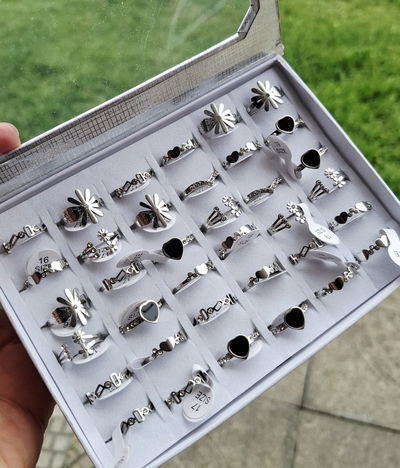 Anillos Acero Plateado Strass + Cajita de Regalo