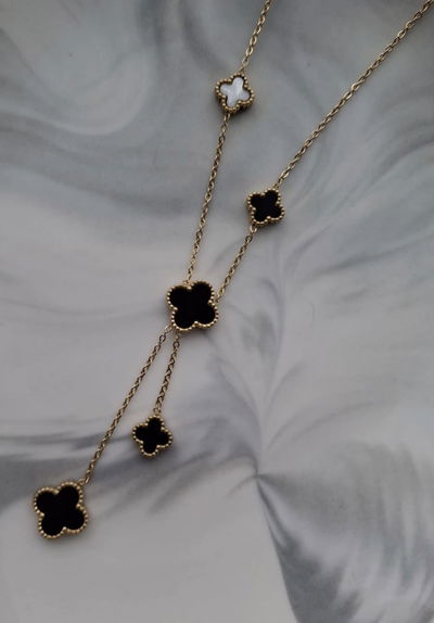 Collar Colgante Clover Negro y Blanco