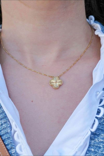 Collar Acero dorado un trebol dorado