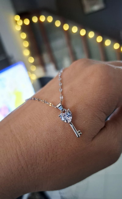 Collar Acero Llave Piedra Strass