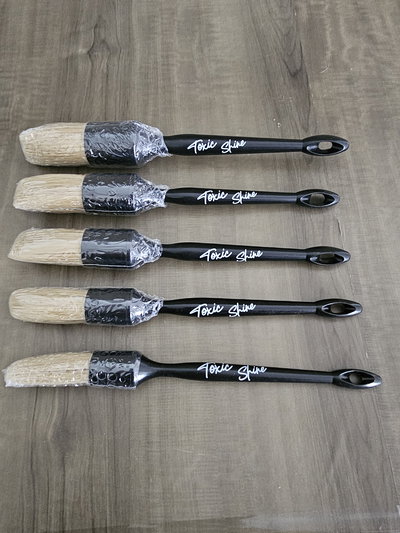 Brochas individual toxic shine