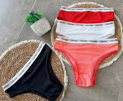 Docena de Vedetina Calvin Klein