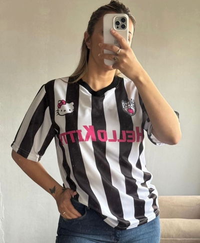 Camiseta Hello Kitty Sport Negro