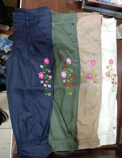 Bombacha de campo bordado nena