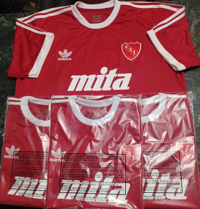 Camiseta independiente retro talle especial