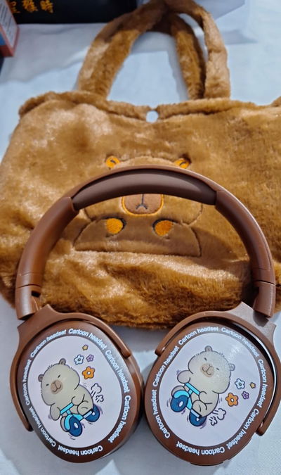 auricular capybara cartera