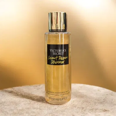 BODY SPLASH VICTORIA SECRET COCONUT PASSION SHIMMER 250ML