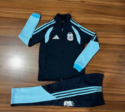 Conjunto infantil Soft deportivo AFA con campera BORDADO