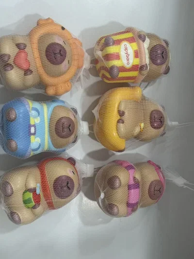 SQUISHY CAPYBARA X 12 UNIDADES