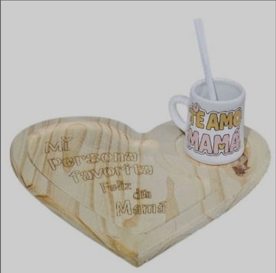 Tabla corazón + mate ceramica + bombilla 