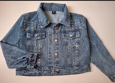 Campera de Jean tachas Nena