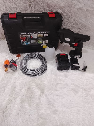 HIDROLAVADORA A BATERIA