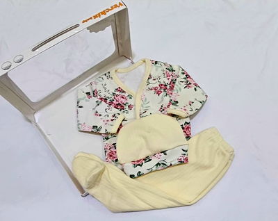Ajuar 3 piezas bebé(batita, ranita y gorro) x 4 unidades