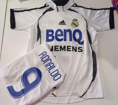 Camiseta Real Madrid Retro Ronaldo x curva