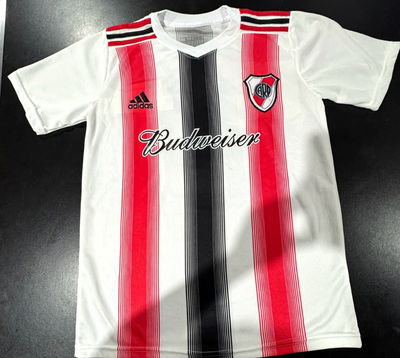 Camiseta Retro River x curva