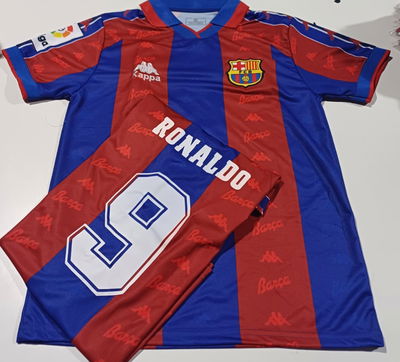 Camiseta Barcelona Ronaldo Retro x curva