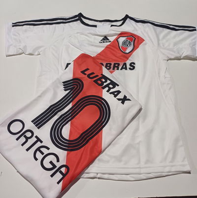 Camiseta River Ortega Retro x curva