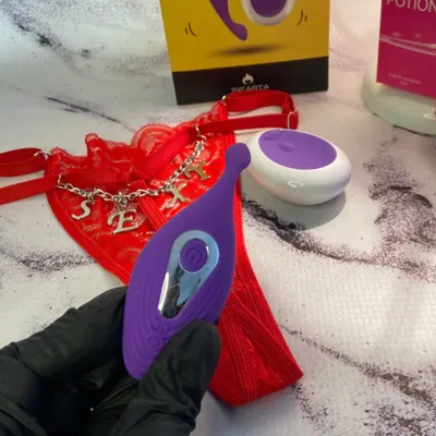 Vibrador Tanga Zynora , Transforma cualquier plan en una aventura hot