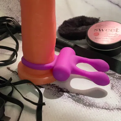 Anillo Vibrador Rabbit – Más Placer para los Dos (pilas de regalo)